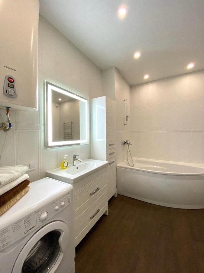 Gagarin Plaza Stylish Apartment Odessa Exterior foto