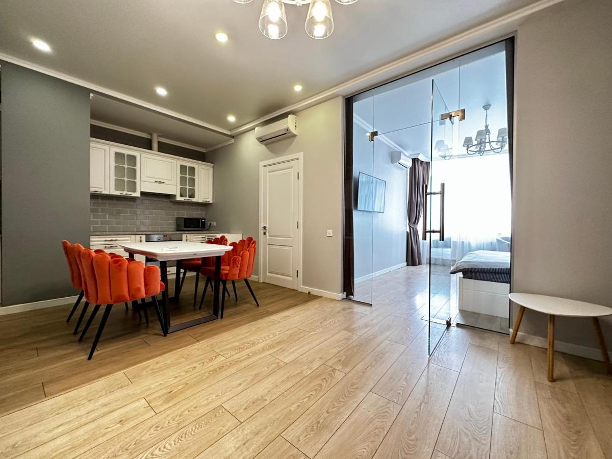 Gagarin Plaza Stylish Apartment Odessa Exterior foto