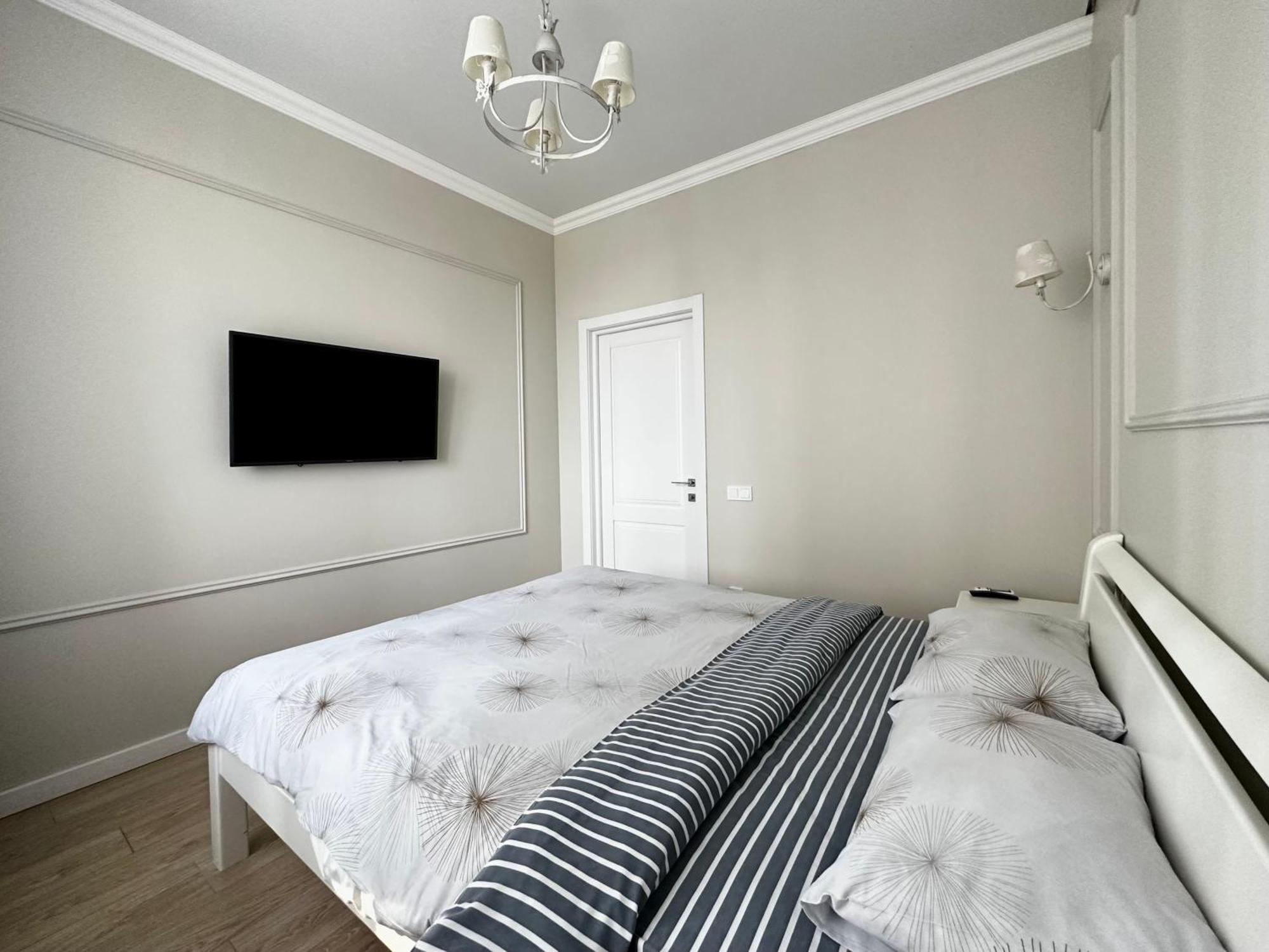 Gagarin Plaza Stylish Apartment Odessa Exterior foto